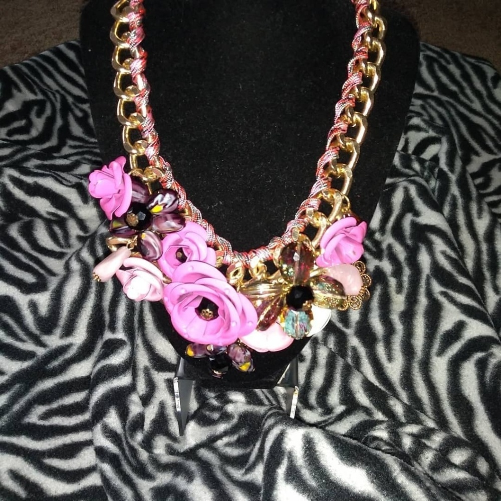 Jewelry - Picture 2 of 4